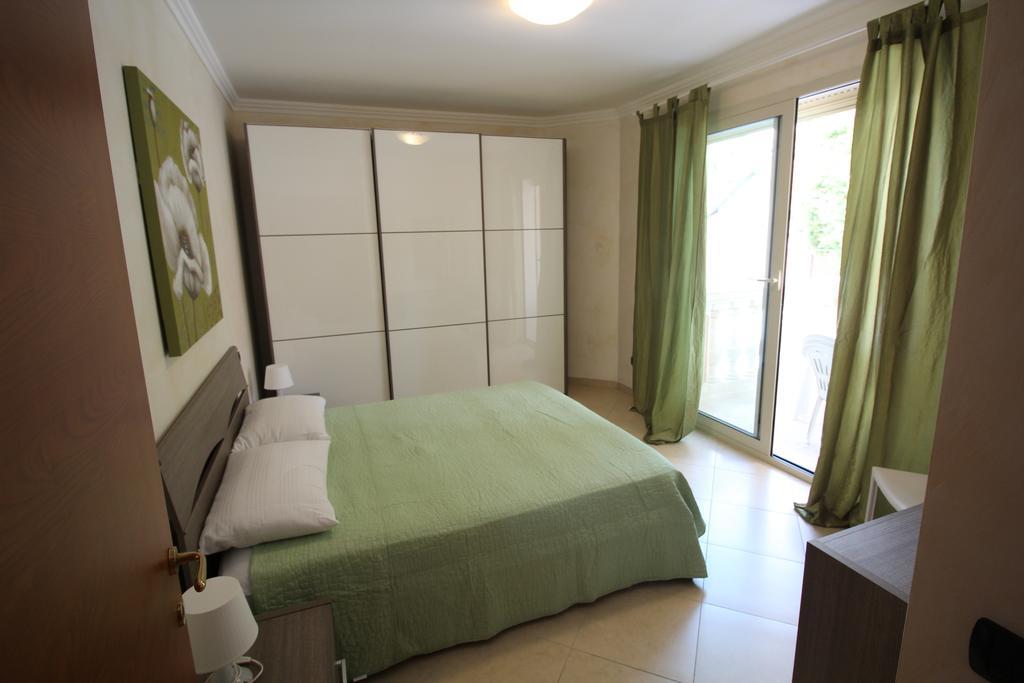 Appartamento Geranei Арма ди Таджия Екстериор снимка